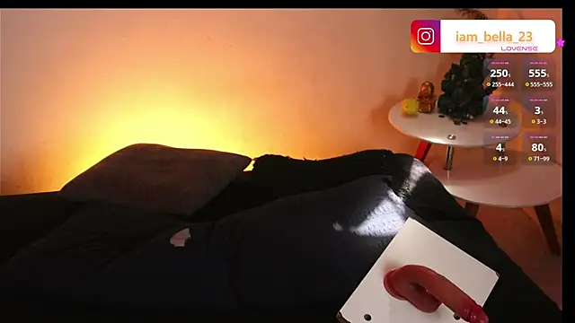 Snapshot of yourtoybella chatting on November 25, 2025, 6:52 pm yourtoybella online show from November 25, 2025, 6:52 pm