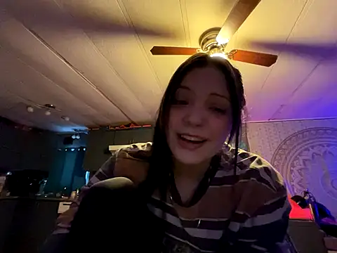 Snapshot of skinwalkingzombie chatting on December 5, 2024, 4:12 pm skinwalkingzombie online show from December 5, 2024, 4:12 pm