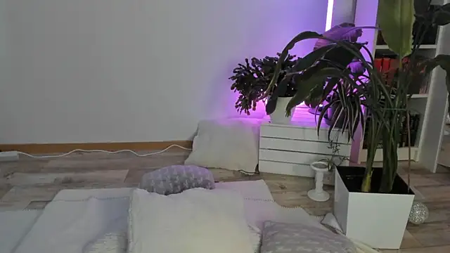 CocoSkyy online show from September 9, 2025, 10:37 am