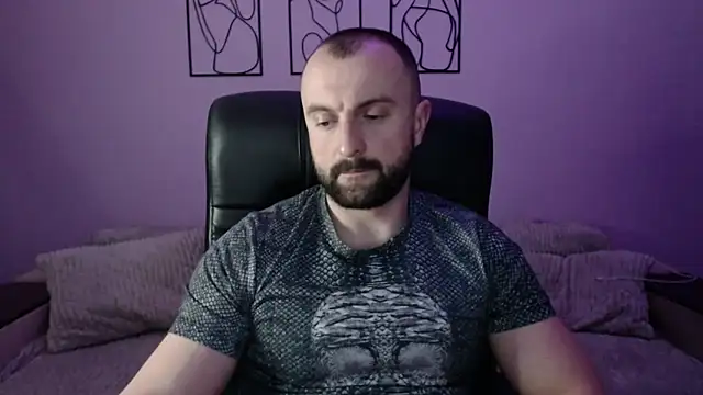 brindlefly6969 online show from March 26, 2026, 11:38 am