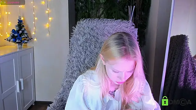 MalenaErnman online show from December 27, 2024, 10:12 am