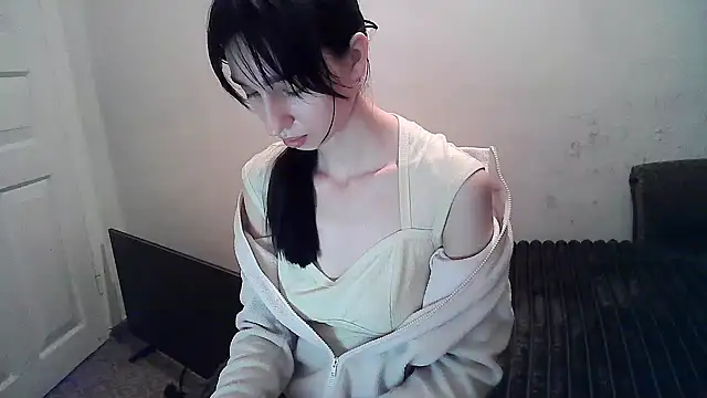 ElizaSwon online show from October 5, 2025, 3:10 pm