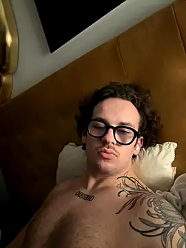 Snapshot of hardmecl chatting on November 17, 2025, 9:31 pm hardmecl online show from November 17, 2025, 9:31 pm