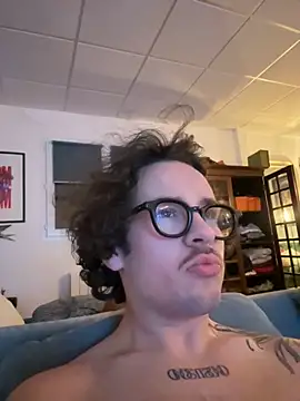 Snapshot of hardmecl chatting on December 5, 2025, 8:38 pm hardmecl online show from December 5, 2025, 8:38 pm