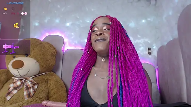 Snapshot of puca_ebony chatting on January 23, 2025, 10:33 pm puca ebony online show from January 23, 2025, 10:33 pm