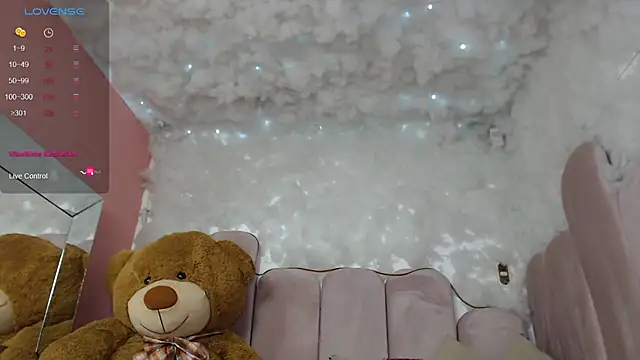 Snapshot of puca_ebony chatting on January 27, 2025, 4:22 pm puca ebony online show from January 27, 2025, 4:22 pm