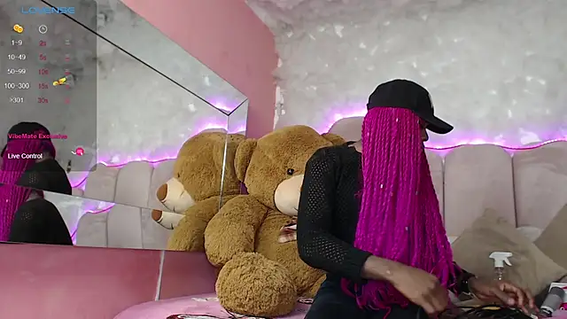 Snapshot of puca_ebony chatting on January 29, 2025, 12:35 pm puca ebony online show from January 29, 2025, 12:35 pm