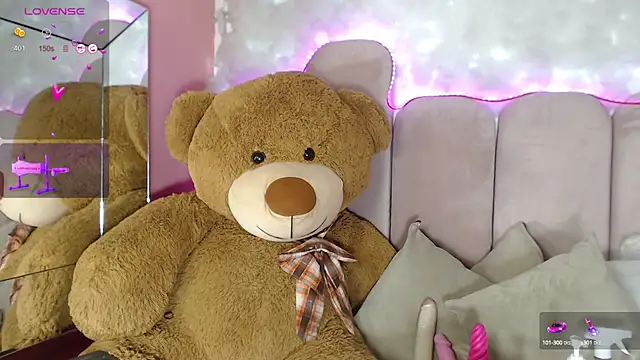 Snapshot of puca_ebony chatting on February 11, 2025, 8:10 pm puca ebony online show from February 11, 2025, 8:10 pm