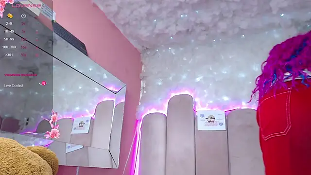 Snapshot of puca_ebony chatting on March 19, 2025, 8:11 pm puca ebony online show from March 19, 2025, 8:11 pm