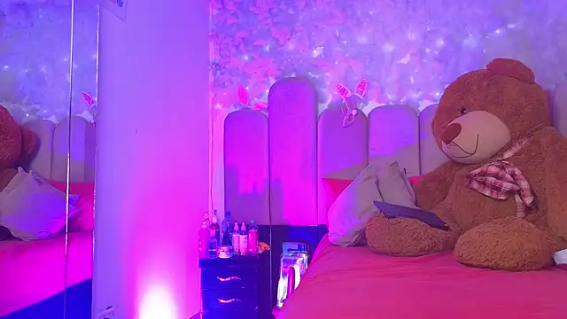 Snapshot of puca_ebony chatting on October 4, 2025, 7:45 pm puca ebony online show from October 4, 2025, 7:45 pm