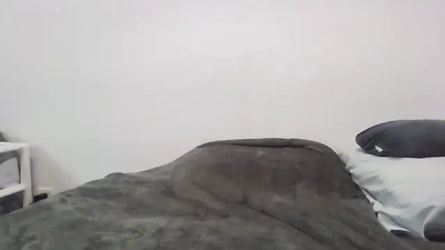 Iliketocooksquirt25 online show from September 25, 2025, 11:19 pm