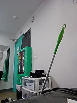 Iliketocooksquirt25 online show from October 26, 2025, 5:35 am