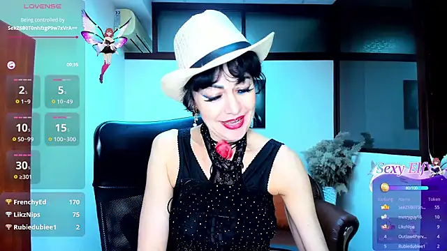 Snapshot of Silvia_Wallec chatting on January 25, 2025, 10:19 am Silvia Wallec online show from January 25, 2025, 10:19 am