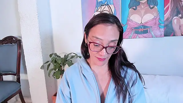 Jessica Herrera  online show from October 13, 2025, 8:53 pm