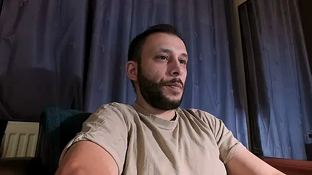 Snapshot of henryaxe chatting on December 19, 2024, 11:35 pm henryaxe online show from December 19, 2024, 11:35 pm