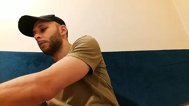 Snapshot of henryaxe chatting on January 25, 2025, 8:00 pm henryaxe online show from January 25, 2025, 8:00 pm