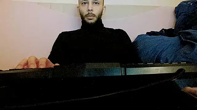 Snapshot of henryaxe chatting on February 21, 2025, 9:43 pm henryaxe online show from February 21, 2025, 9:43 pm