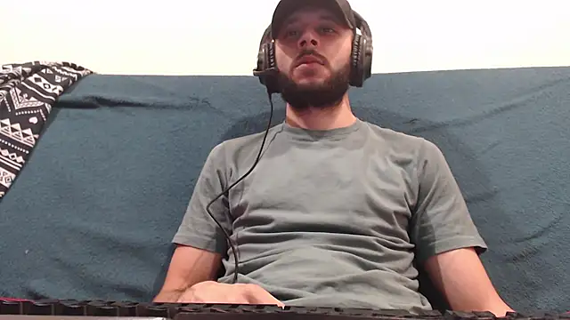 Snapshot of henryaxe chatting on March 13, 2025, 4:23 pm henryaxe online show from March 13, 2025, 4:23 pm