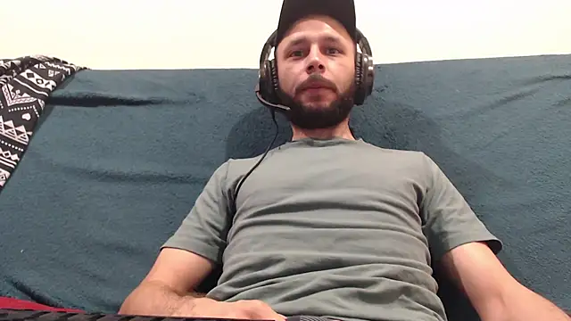 Snapshot of henryaxe chatting on March 13, 2025, 7:39 pm henryaxe online show from March 13, 2025, 7:39 pm