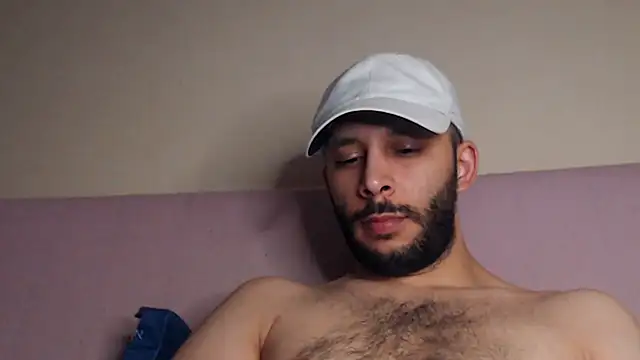 Snapshot of henryaxe chatting on September 13, 2025, 9:47 pm henryaxe online show from September 13, 2025, 9:47 pm