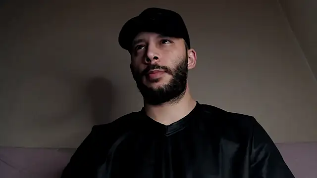 Snapshot of henryaxe chatting on September 18, 2025, 1:51 am henryaxe online show from September 18, 2025, 1:51 am