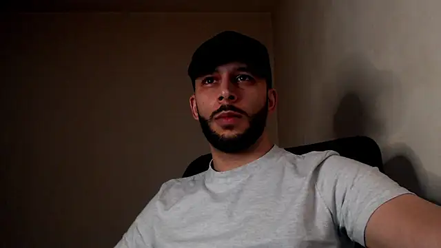 Snapshot of henryaxe chatting on October 14, 2025, 9:37 pm henryaxe online show from October 14, 2025, 9:37 pm