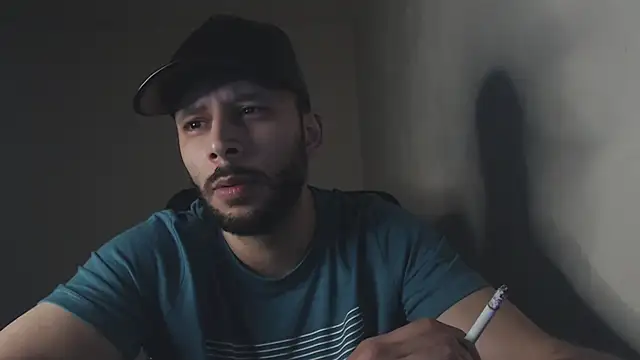 Snapshot of henryaxe chatting on October 18, 2025, 3:20 am henryaxe online show from October 18, 2025, 3:20 am