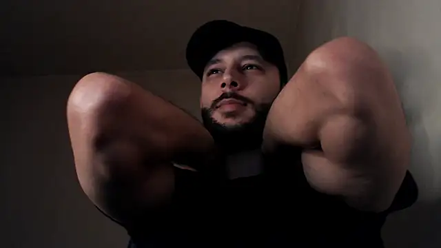 Snapshot of henryaxe chatting on October 24, 2025, 12:08 am henryaxe online show from October 24, 2025, 12:08 am