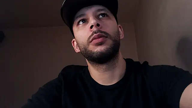 Snapshot of henryaxe chatting on November 5, 2025, 2:28 pm henryaxe online show from November 5, 2025, 2:28 pm