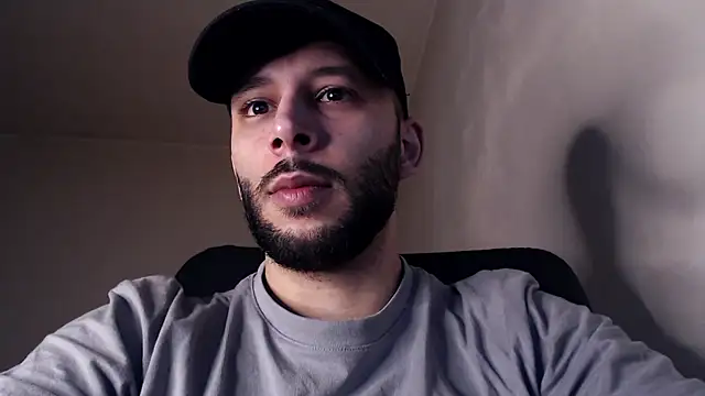 Snapshot of henryaxe chatting on November 19, 2025, 9:42 am henryaxe online show from November 19, 2025, 9:42 am