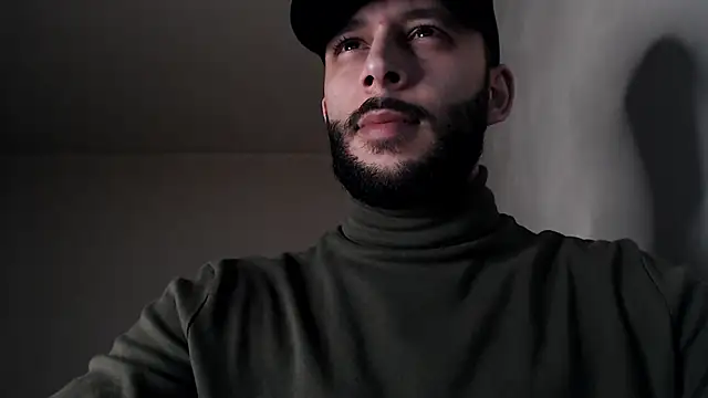 Snapshot of henryaxe chatting on November 29, 2025, 1:52 am henryaxe online show from November 29, 2025, 1:52 am