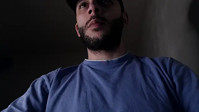 Snapshot of henryaxe chatting on December 14, 2025, 6:34 pm henryaxe online show from December 14, 2025, 6:34 pm