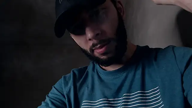 Snapshot of henryaxe chatting on January 12, 2026, 5:07 pm henryaxe online show from January 12, 2026, 5:07 pm