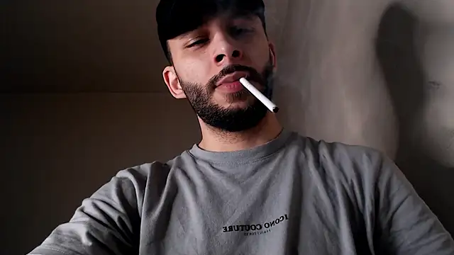 Snapshot of henryaxe chatting on February 24, 2026, 2:04 pm henryaxe online show from February 24, 2026, 2:04 pm