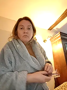 Snapshot of lady_charlyne chatting on September 17, 2025, 7:32 am lady charlyne online show from September 17, 2025, 7:32 am