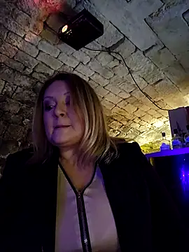 lady charlyne online show from November 28, 2025, 8:22 pm