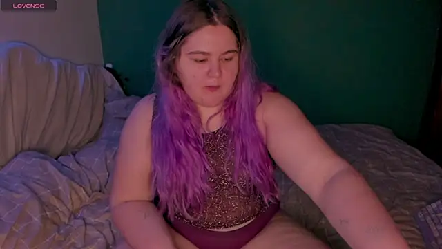 Snapshot of Freakcute_ chatting on February 4, 2025, 9:31 pm Freakcute  online show from February 4, 2025, 9:31 pm