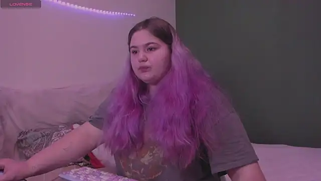 Snapshot of Freakcute_ chatting on February 9, 2025, 3:23 pm Freakcute  online show from February 9, 2025, 3:23 pm