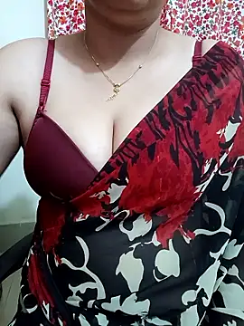 Snapshot of Priya_Boudi chatting on January 6, 2026, 6:11 pm Priya Boudi online show from January 6, 2026, 6:11 pm