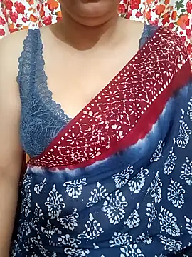 Snapshot of Priya_Boudi chatting on January 12, 2026, 6:24 pm Priya Boudi online show from January 12, 2026, 6:24 pm