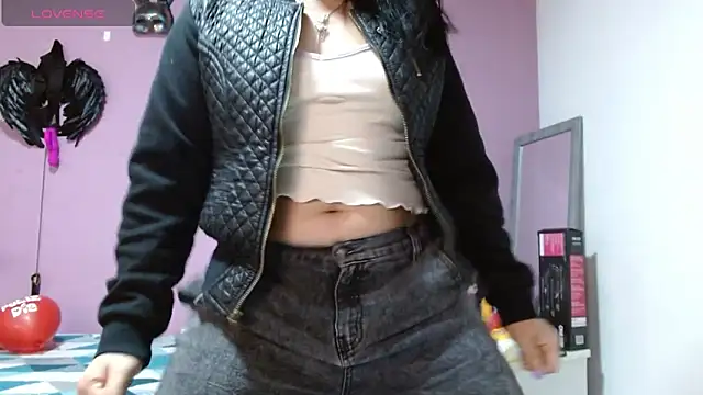 Snapshot of soniafuckboobs chatting on March 12, 2025, 12:15 pm soniafuckboobs online show from March 12, 2025, 12:15 pm