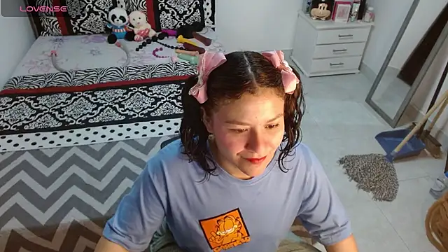 Snapshot of soniafuckboobs chatting on October 7, 2025, 12:35 pm soniafuckboobs online show from October 7, 2025, 12:35 pm