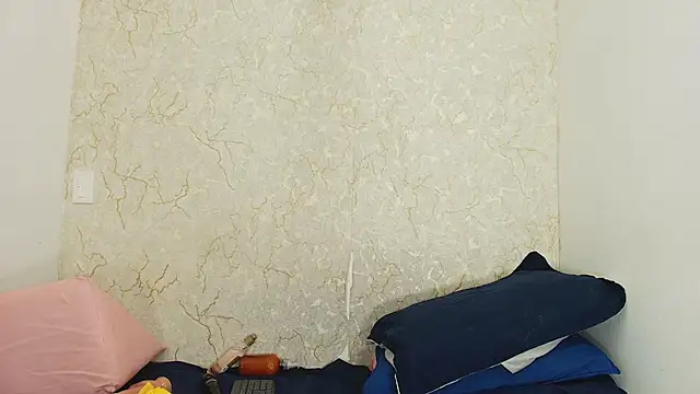 Snapshot of sofi_balvin chatting on September 27, 2025, 7:19 pm sofi balvin online show from September 27, 2025, 7:19 pm