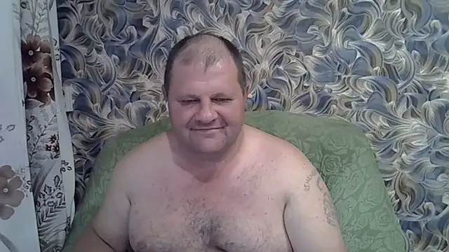 Nilola6 online show from June 3, 2026, 2:33 pm