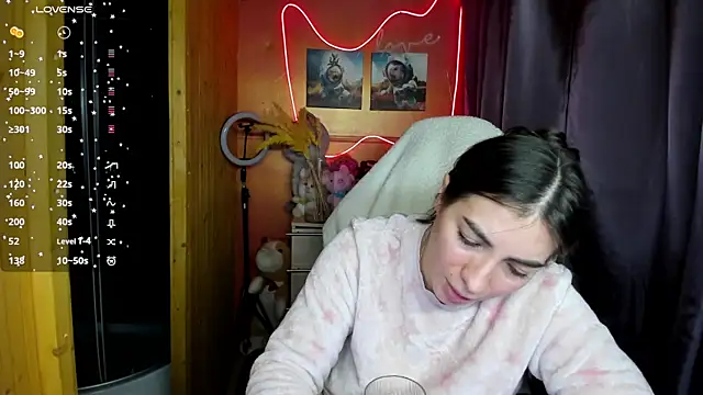 Fiery Brunette  online show from November 16, 2025, 9:48 am