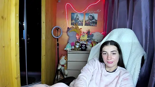 Fiery Brunette  online show from March 12, 2026, 4:40 am