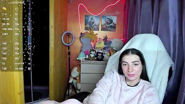 Fiery Brunette  online show from March 13, 2026, 5:25 am