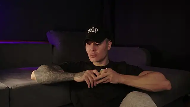 Snapshot of RODARRI chatting on December 22, 2025, 5:32 pm RODARRI online show from December 22, 2025, 5:32 pm