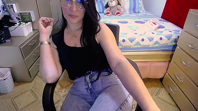 BitterMomXxx online show from February 26, 2025, 3:41 pm