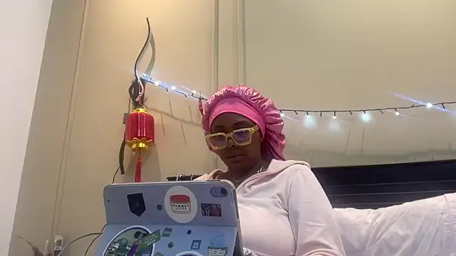 Snapshot of ChocolateCakeQueen chatting on March 11, 2025, 7:58 am ChocolateCakeQueen online show from March 11, 2025, 7:58 am